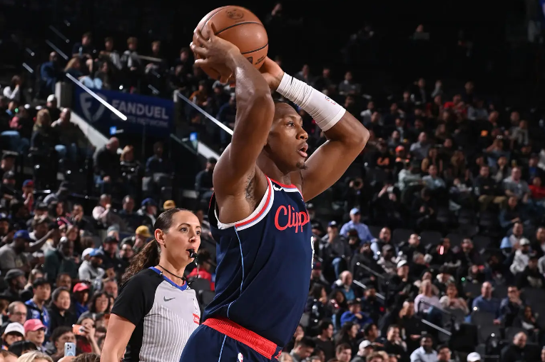 世界杯客户端更新说明-近段时间进攻效率下滑，快船后场大闸这方面的表现有些令人担心？