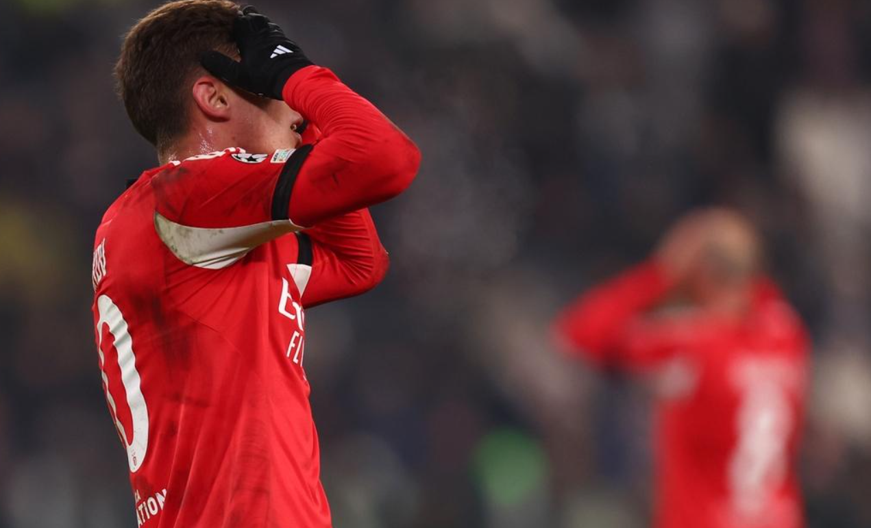 世界杯客户端更新说明-点球罚丢！穆里尼奥太绝望，输给斯帕莱蒂，欧冠7场5负太差劲